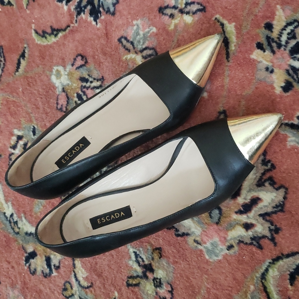 Black and gold high heals